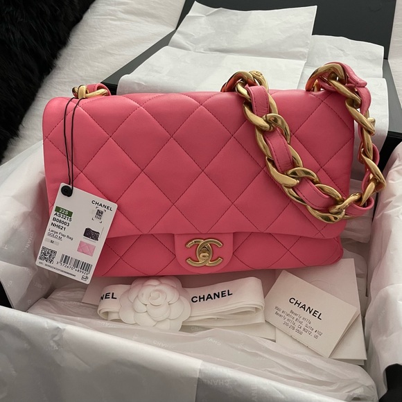 CHANEL 🩷 22S Large Quilted Pink Lambskin Leather Funky Town Flap Bag - Picture 8 of 16